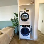Modern & Cosy 3 Bedrooms Train Tramway شقة