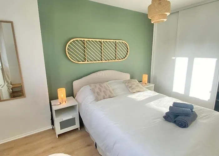 Apartman Modern & Cosy 3 Bedrooms Train Tramway