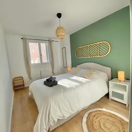 Daire Modern & Cosy 3 Bedrooms Train Tramway *